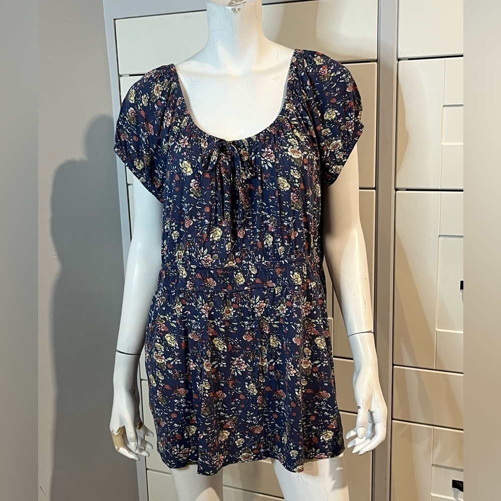 My style. Plus. Size 2X. Floral peasant top. Blue. Cinch waist.